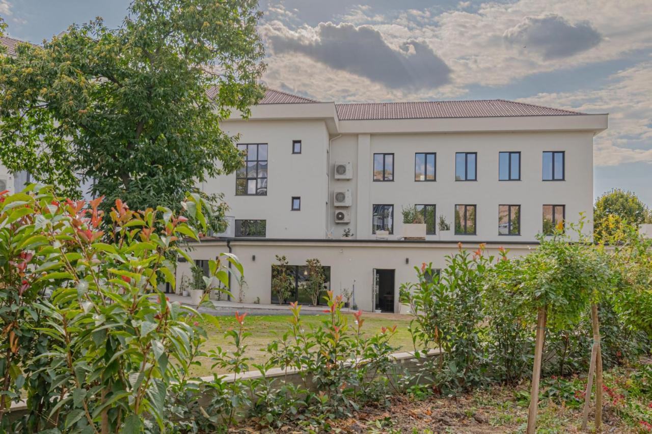 Hotel Osetia Garden Momchilgrad Exterior photo